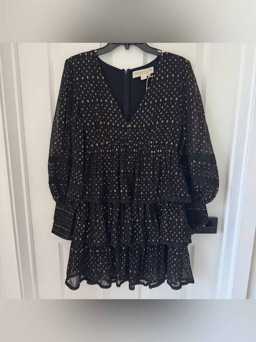 Saltwater Luxe NWT Cody Mini Dress Long Sleeves Metallic Ruffle Tiers Lace